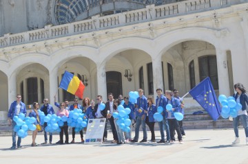 Chiru şi Măndilă au ieşit în faţa Cazinoului să asculte plângerile constănţenilor